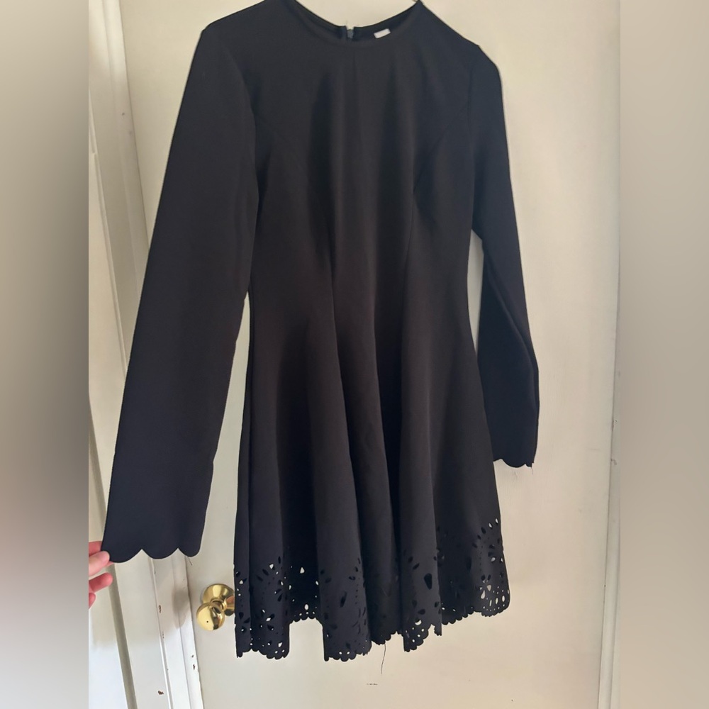 Chic Black Formal Dress with Scalloped Hem